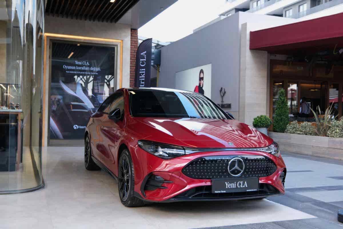 IWC Schaffhausen’in yüksek saatçilik geleneği ile Mercedes-Benz’in zamansız tasarımı aynı çizgide buluştu.