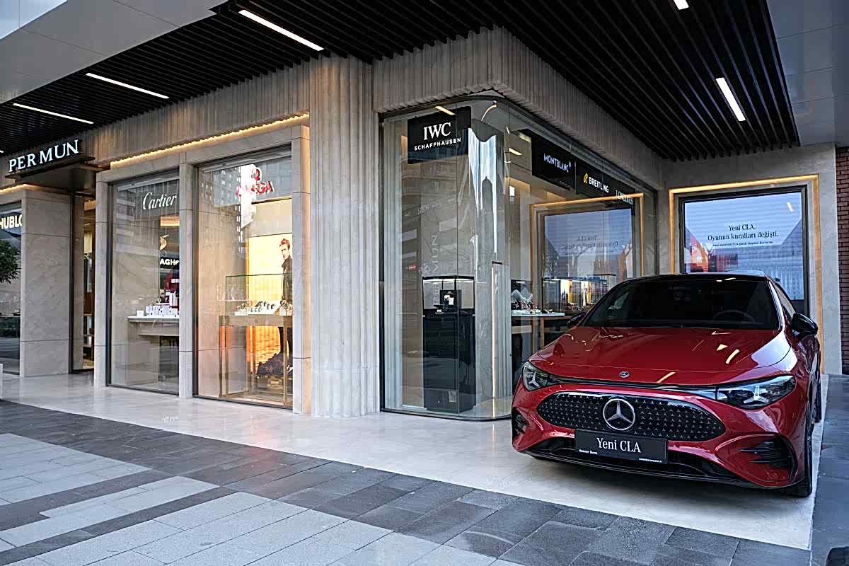 IWC Schaffhausen’in yüksek saatçilik geleneği ile Mercedes-Benz’in zamansız tasarımı aynı çizgide buluştu.