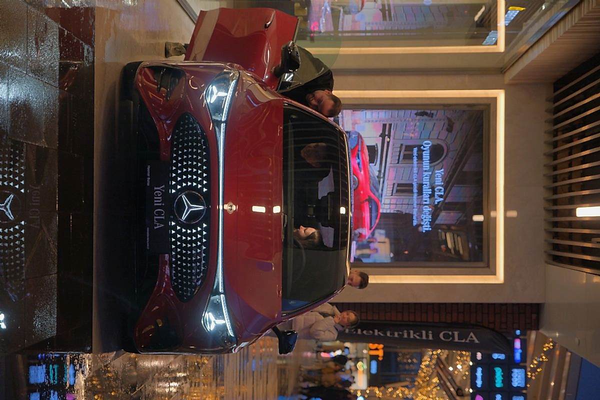 IWC Schaffhausen’in yüksek saatçilik geleneği ile Mercedes-Benz’in zamansız tasarımı aynı çizgide buluştu.